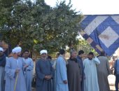 اقبال كبير للرجال والشباب أمام لجان إسنا بالأقصر للتصويت فى الانتخابات.. صور