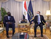 وزير الاتصالات يلتقى نظيره الكونغولي لبحث التعاون فى التحول الرقمى وتطوير البنية التحتية 