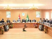 محافظ الشرقية يلزم العاملين بارتداء الكمامة ويشدد على محاسبة غير الملتزمين