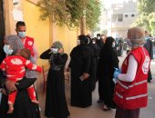 الهلال الأحمر والشرطة يطبقان الإجراءات الاحترازية لحماية الناخبين بالأقصر