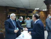 محافظ الإسكندرية يتفقد مقر اللجنة العامة لفرز الأصوات