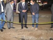 محافظة سوهاج يتفقد أعمال إحلال وتجديد خط المياه بشارع التحرير بحى شرق.. صور