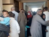 صور.. إقبال كثيف لكبار السن والسيدات بقرى شرق وغرب إسنا بالأقصر