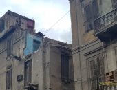 سقوط أجزاء من عقار خالى من السكان بالعطارين في الإسكندرية