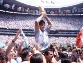 وفاة أسطورة كرة القدم الأرجنتينى مارادونا