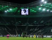 دقيقة صمت فى لقاء أولمبياكوس ضد مانشستر سيتى حدادا على مارادونا.. صور