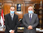 محافظ قنا يبحث سبل توفير فرص عمل للشباب‎