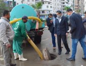 محافظ الغربية ونائبه يتفقدان شوارع طنطا لمتابعة أعمال سحب مياه الأمطار