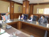 محافظ سوهاج يترأس اجتماع لجنتى مراجعة تراخيص البناء والاشتراطات البنائية