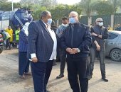 محافظ القاهرة يتفقد الشوارع للتأكد من شفط مياه الأمطار.. صور