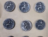ضبط عملات معدنية تعود لعصر الإسكندر الأكبر قبل تهريبها .. صور