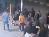 مليشيات موالية لإيران تعتدى بالضرب على نساء يعملن بمركز تجميل ببغداد.. فيديو