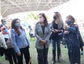 زينب بشير رئيس جمعية "بنحبك يا مصر" تفتتح معرض "صنع فى مصر" بحضور وزيرة التجارة.. نيفين جامع: مصر بها نحو 250 تجمعًا للحرف اليدوية والتراثية تضم 120 حرفة.. وحريصون على تنمية الصناعات اليدوية والارتقاء بها.. صور