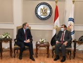 وزير البترول يبحث مع سفير الاتحاد الأوروبى مبادرات الشراكة فى مجال الطاقة