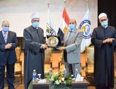 رئيس جامعة بنى سويف : أهمية توعية وتحصين شباب الجامعة بالعلم النافع 