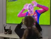 روعة كرة القدم.. ابنة جريزمان تقلّد رقصته بعد هدفه مع برشلونة "فيديو"