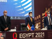 وزير الرياضة يكرم حسن مصطفى على هامش مؤتمر إعلان خطة كأس العالم لليد