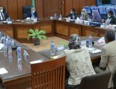 محافظ المنيا : إعداد دراسة شاملة للتخلص الآمن من مخلفات المصانع