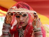 عروس هندية تطلب الطلاق بحفل زفافها بسبب نظارات العريس