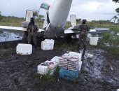 سقوط طائرة صغيرة على متنها كوكايين بقيمة 2 مليون دولار فى هندوراس.. صور