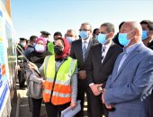 وزير النقل يتفقد أعمال إنشاء وتطوير عدد من الطرق بالغربية.. صور
