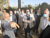 وزير الرى يتابع أعمال تبطين وتأهيل الترع ومشروعات الرى الحديث ببنى سويف..صور