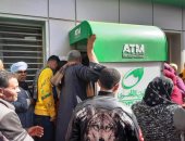 صرف منحة العمالة غير المنتظمة بسوهاج.. والأهالى: نشكر الرئيس لوقوفه بجوارنا