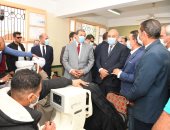 وزير القوى العاملة يشهد تسليم 30 مركبا للصيادين بقرية السمطا فى قنا.. صور