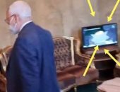 تشابك بالأيدى داخل برلمان تونس.. والغنوشى يهرب لغرفته لمشاهدة توم آند جيرى.. صور