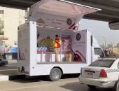 "الداخلية" توزع أدوات طبية على المواطنين قبل التصويت بجولة الإعادة