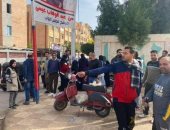 توافد الناخبين بتفتيش كفر سعد بدمياط للإدلاء بأصواتهم فى إعادة النواب