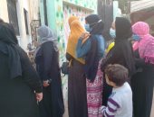 إقبال كثيف من النساء فى جولة إعادة انتخابات النواب بالإسماعيلية.. صور