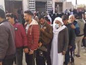 تواصل حشود الناخبين أمام لجان الإعادة بانتخابات مجلس النواب بشمال سيناء.. صور