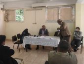 رئيس "أرمنت يناقش" مشروعات الصرف ومكافحة كورونا بالمجلس التنفيذى للمدينة.. صور
