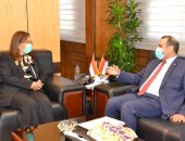 نائب رئيس وزراء العراق يبحث مع وزيرة التخطيط تعزيز أوجه التعاون المشترك