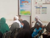 توقيع الكشف الطبى بالمجان على 500 مواطن خلال القافلة الطبية فى الغربية