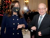 نبيلة مكرم تستعرض تكريمها من سفير قبرص: عظيم شكرى وتقديرى "صور"