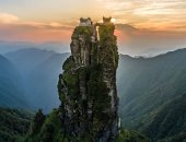 تعرف على سر المعبدين التوأمين على قمة جبل فانجينغ المقدس فى الصين