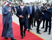 الرئيس السيسى يودع الشيخ محمد بن زايد بعد مباحثاتهما بقصر الاتحادية.. صور