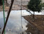 استجابة لسيبها علينا.. القابضة للشرب تصلح كسرا بماسورة مياه فى الشرابية