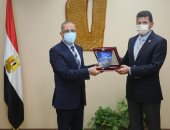 وزير الشباب والرياضة يلتقى برئيس وكالة الفضاء المصرية