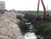 تبطين ترعة النخلة والإشرافية بقرية دمسنا بالبحيرة بتكلفة 10 مليون جنيه.. صور