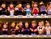 "مارد وشوشنى" و"بات مان" وميسى.. برشلونة تتزين لاستقبال رأس السنة