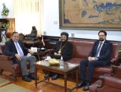رئيس جامعة الإسكندرية يستقبل الأسقف العام لكنائس المنتزه ومساعد البابا تواضروس