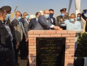 محافظ بنى سويف يمازح وزير التعليم العالى أثناء وضع حجر أساس الجامعة الأهلية: شغل عظام