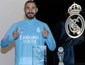 بنزيما يحصد جائزة أفضل لاعب بالدورى الإسباني ويعلق على إنهاء هيمنة ميسي ورونالدو