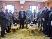 رئيس جامعة بنى سويف يستقبل وفد التعليم العالى لاعتماد المعمل المركزى 