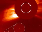 علماء يرصدون مذنب بسرعة 450 ألف ميل خلال كسوف الشمس الأسبوع الماضى