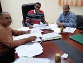 فحص ودراسة ومعاينة 41 ملف تصالح بمخالفات البناء بمدينة الطود.. صور