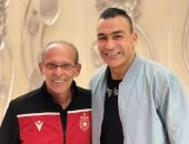 عصام الحضرى فى صورة مع المدير الفنى للنجم الساحلى: نورت مصر كلها